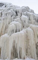 Fototapeta na wymiar Wodospad w zimie