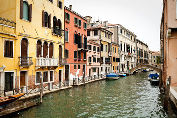 Fototapeta na wymiar View of channel in Venice