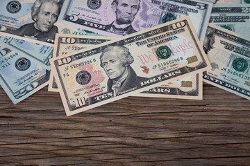 Dollar Noten auf Holz III