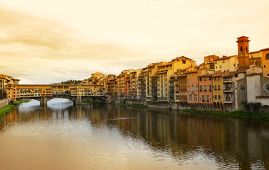 Obraz premium Ponte Vecchio bridge across Arno river in Florence, Italy
