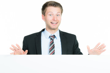 begeisterter businessmann mit werbetafel