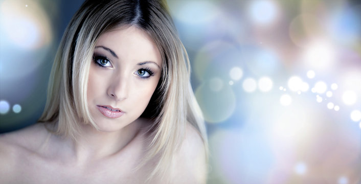 Ragazza capelli biondi sogno sensuale