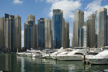 Fototapeta na wymiar Dubai Marina - Zjednoczone Emiraty Arabskie