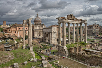 Fototapeta na wymiar Rzymskie ruiny w Rzymie, Fori Imperiali.