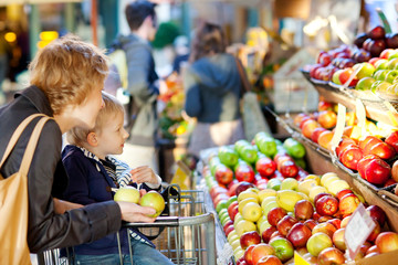 family at farmers market