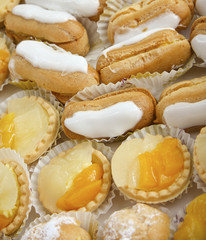 éclairs, choux et tartelettes