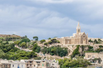 Fototapeta na wymiar Kościół w Mgarr, na wschodnim wybrzeżu Gozo, Malta