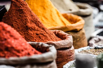 Cercles muraux Inde Traditional spices market in India.