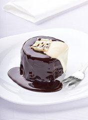 cream chocolate fruit cake sweet food dessert