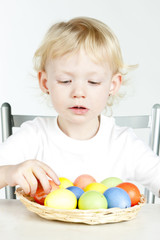 Fototapeta na wymiar portrait of little girl with Easter eggs