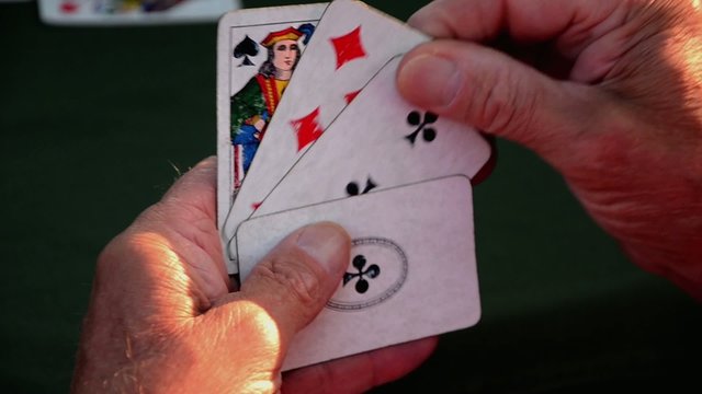 Scopa, scartare una carta da gioco