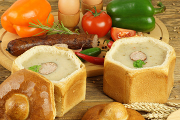 Żurek z kiełbasą © CUKMEN