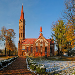 Jesienny kościół - Stitched Panorama - obrazy, fototapety, plakaty