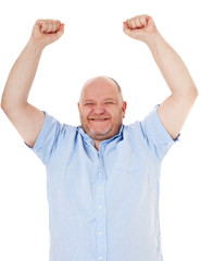 Charismatischer Mann mittleren Alters jubelt ausgelassen