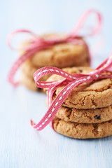 Crunchy cookies tied with pink ribbon