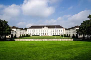 Fototapeta na wymiar Bellevue Palace w Berlinie