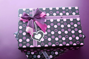 Box with bows and hearts for Valentine's Day - obrazy, fototapety, plakaty
