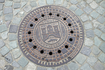 Gullideckel mit dem Stadtwappen von Wernigerode