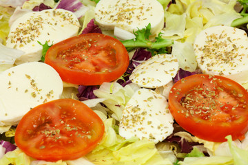 Salat mit Mozzarella