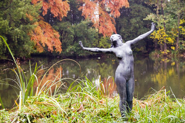 Statue of a girl in the Arboretum of Szeged