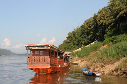 bateau traditionnel sur le mékong