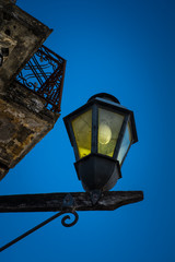 Fototapeta na wymiar Antique lampy na ulicy Colonia.