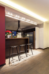 Ruby house - Counter and bar stools