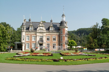 Castle of Huizingen and floral composition