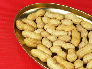Erdnüsse