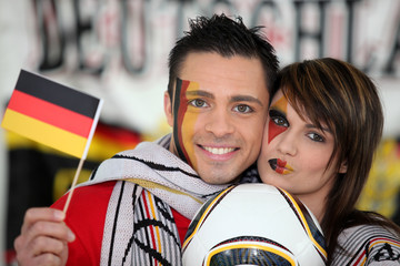 Fototapeta na wymiar Para wspierania niemieckiej drużyny piłkarskiej