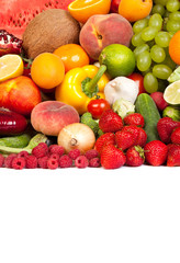 Fototapeta na wymiar Ogromna grupa świeżych warzyw i owoców