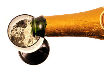 Remplir un verre de chamapgne