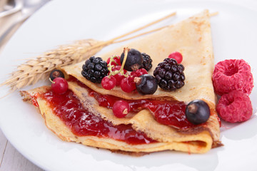 crepe with fruit and jam