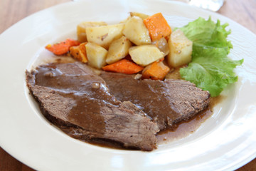 Beef Roast with Vegetables