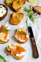 Crostini with salmon