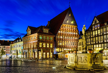 Fototapeta na wymiar Historyczny rynek Hildesheim w Niemczech