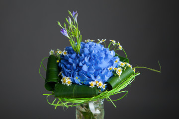 bouquet de fleurs d& 39 hortensia bleu