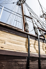 Fototapeta na wymiar Stare łodzi woody w bazach