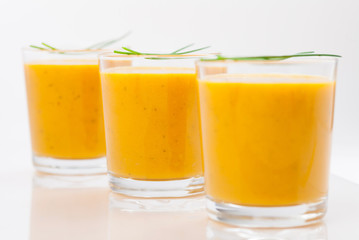 Kuerbissuppe im Glas