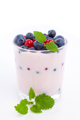 Joghurt mit Beeren