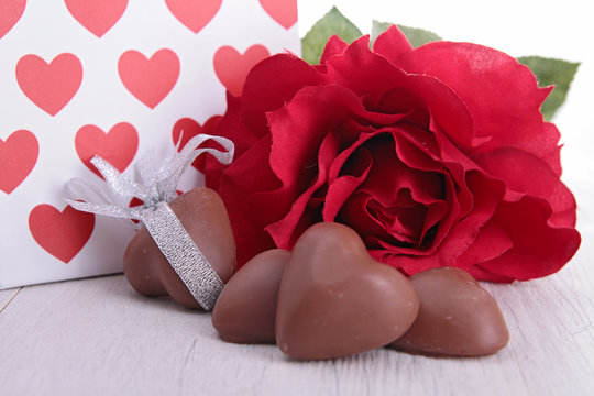 Valentine Gift And Chocolates