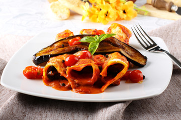 Cannelloni pasta with eggplant and tomato