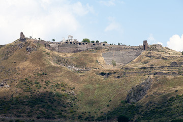 Fototapeta na wymiar Ruiny starożytnego miasta Pergamon, Turcja