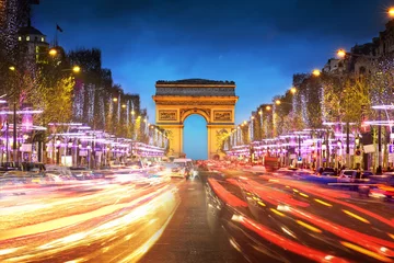 Selbstklebende Fototapeten Arc de triomphe Paris bei Sonnenuntergang - Triumphbogen © dell