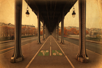 Seine-Br&uuml;cke Bir Hakeim mit antiker Textur