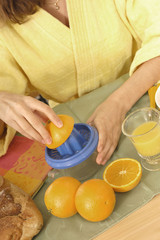 FFEMME PETIT DÉJEUNER