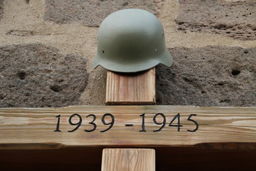 Monumento a los soldados caídos durante la Segunda Guerra Mundial en un pueblo de Alemania