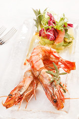 shrimps with salad