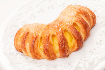 puff with apricot