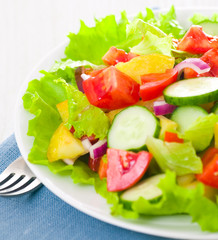 fresh vegetable salad on plate
